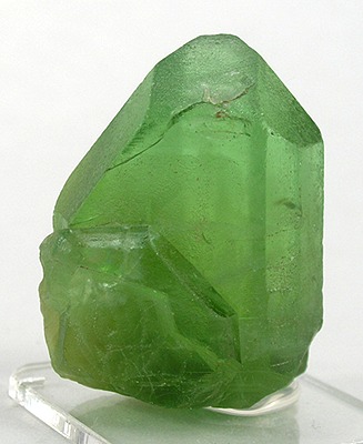  Olivine is still common in the earth's sub-surface.  Image Credit:  Rob Lavinsky, iRocks.com – CC-BY-SA-3.0, CC BY-SA 3.0, x 